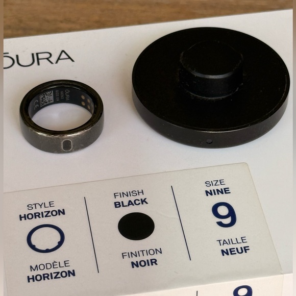 Black Smart Ring with Charging Base - Picture 1 of 4